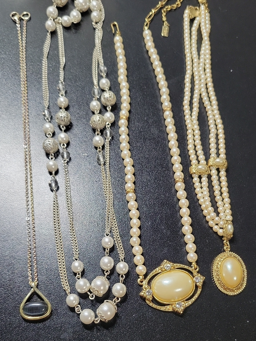 Elegant Pearl and Gold Tone Pendant Necklace - Cream Pearls with Accents